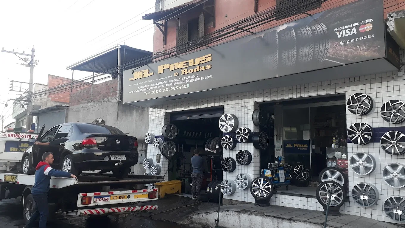 Fachada da JR Pneus e Rodas